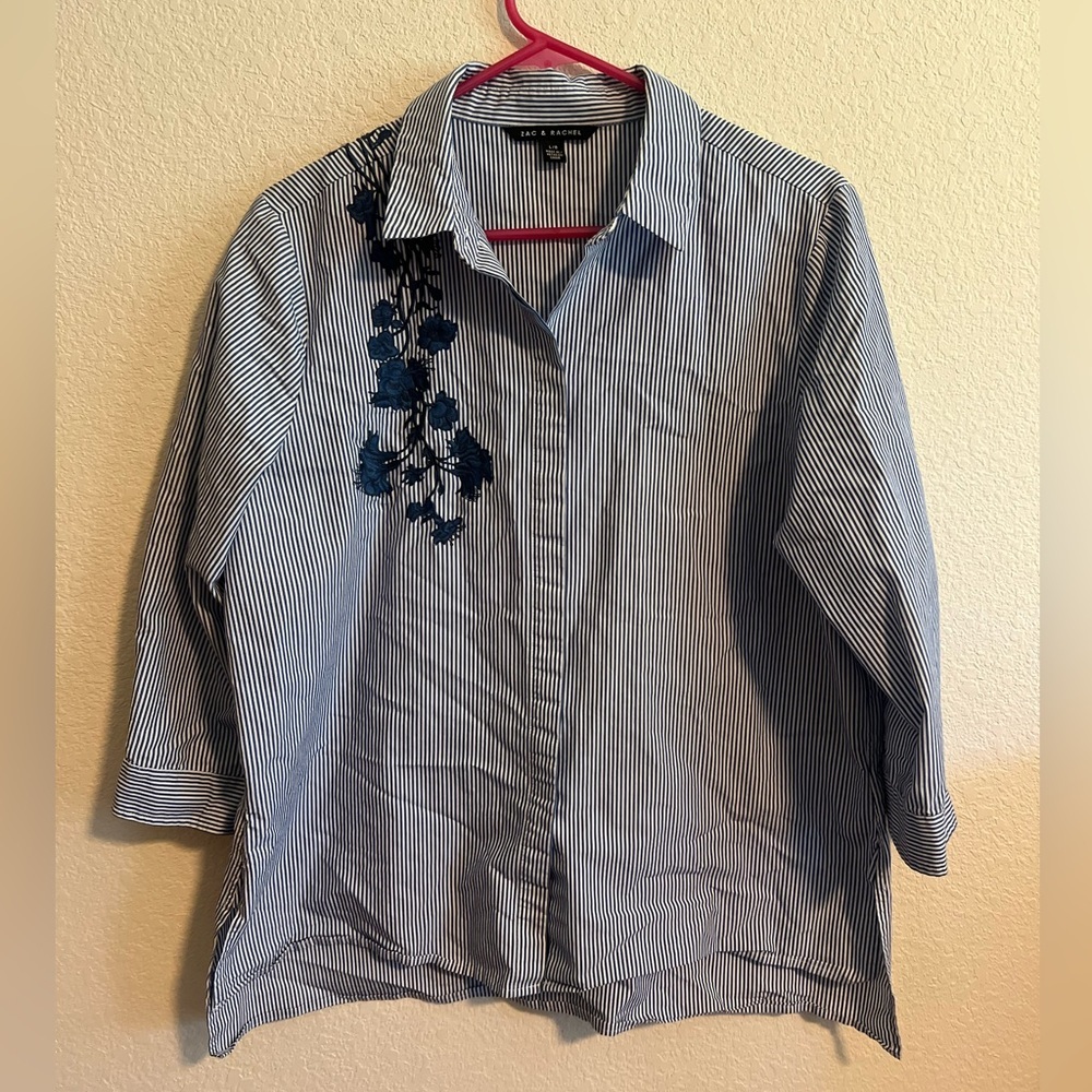 Zac and Rachel Blue Striped Button Down Shirt Size Large